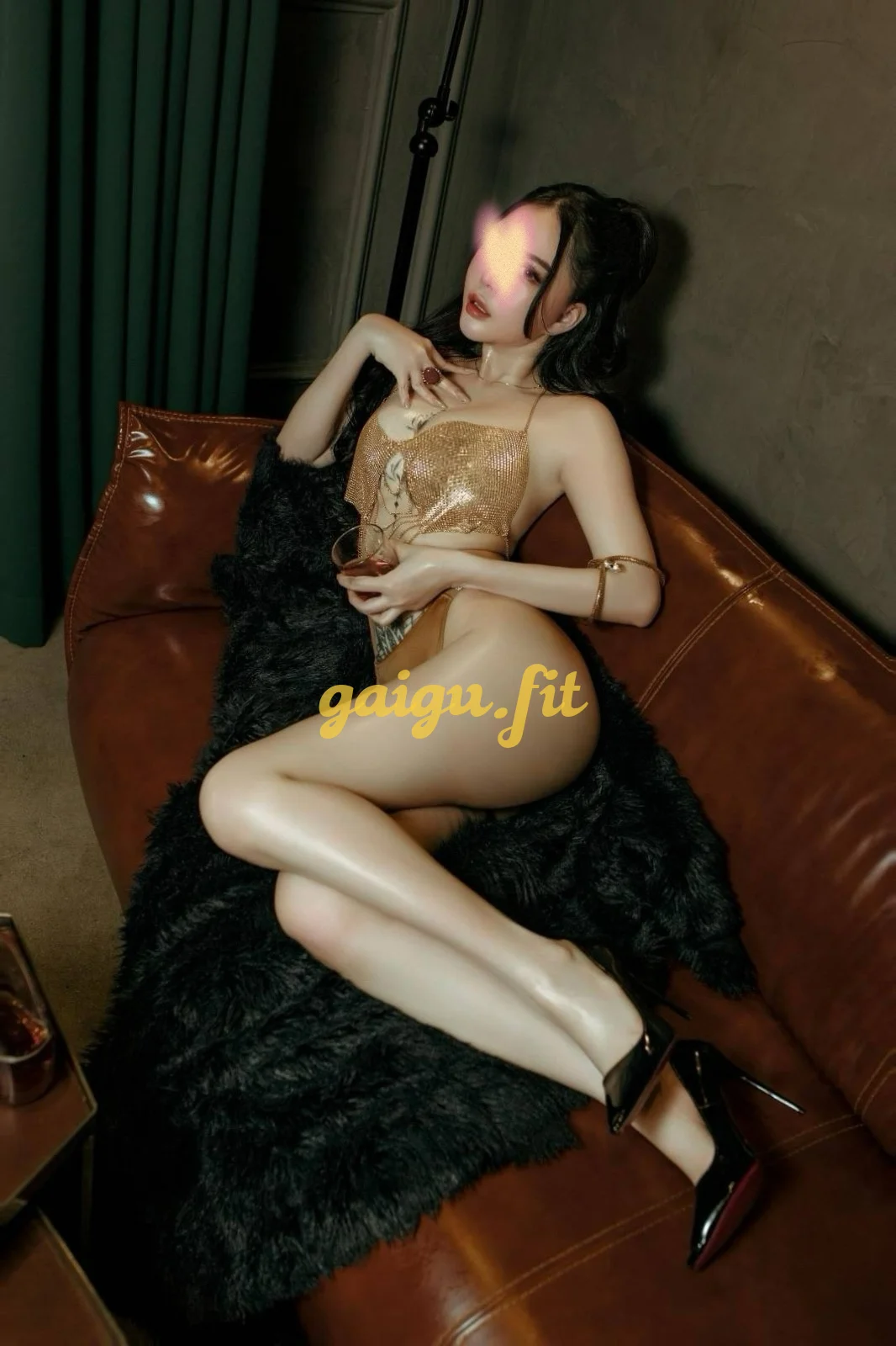 VÂN ANH - EM GÁI CÁ TÍNH CHẤT LỪ