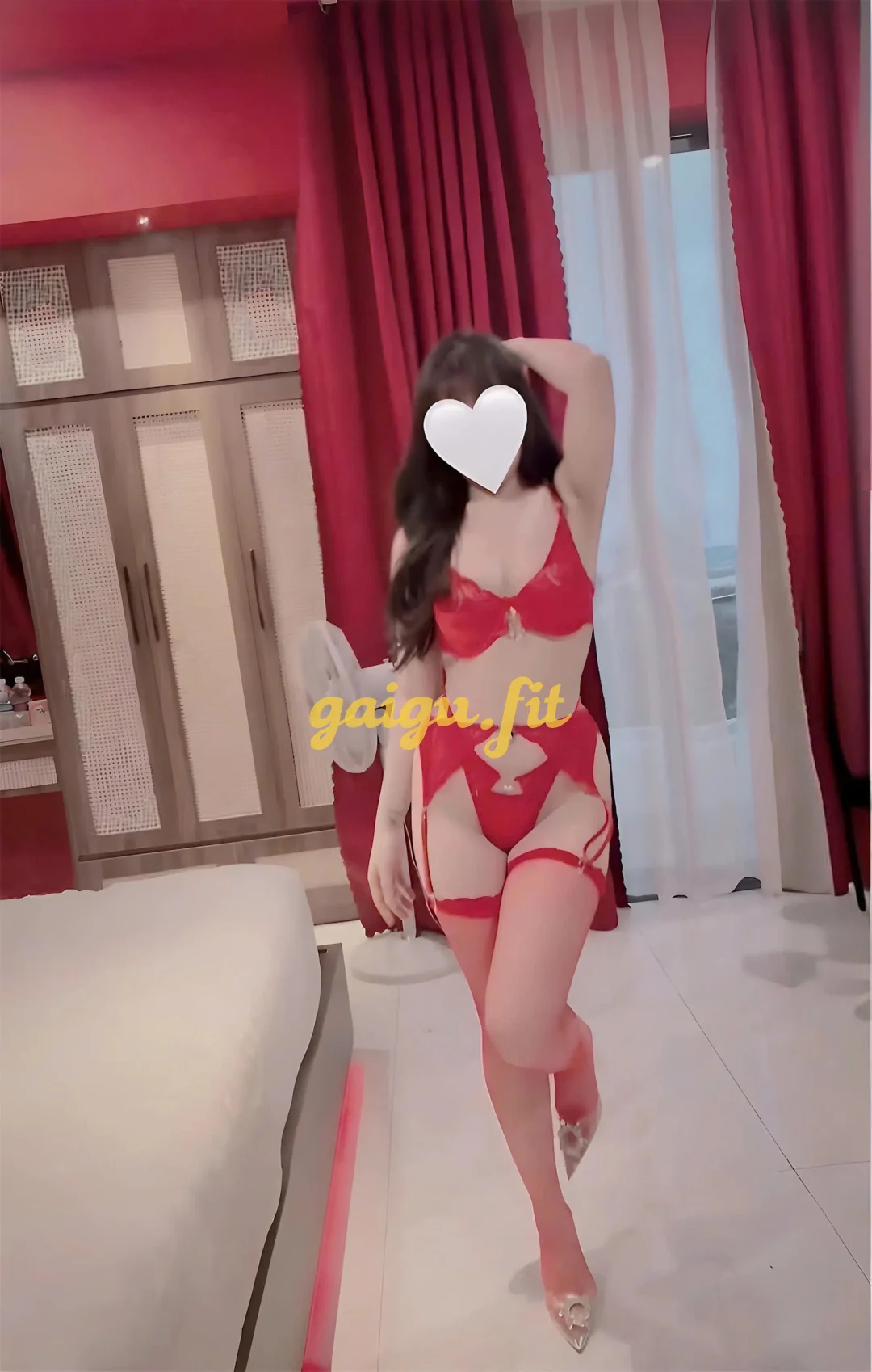 Thanh Tú 2k2 boddy ngon