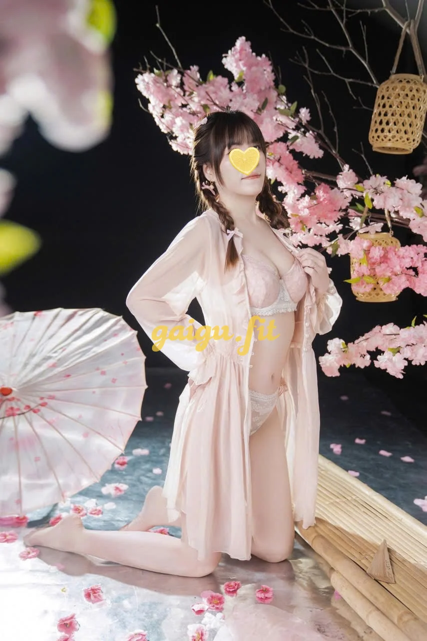 YẾN NHI DÁNG MÌNH DÂY TÌNH CẢM VUI VẺ
