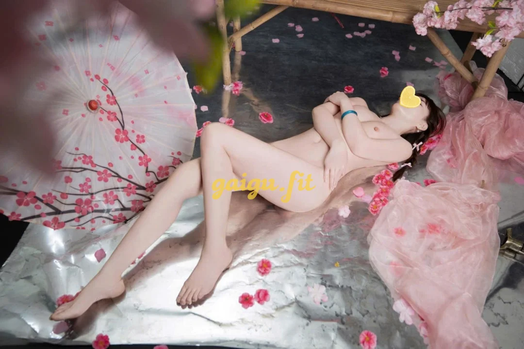 YẾN NHI DÁNG MÌNH DÂY TÌNH CẢM VUI VẺ
