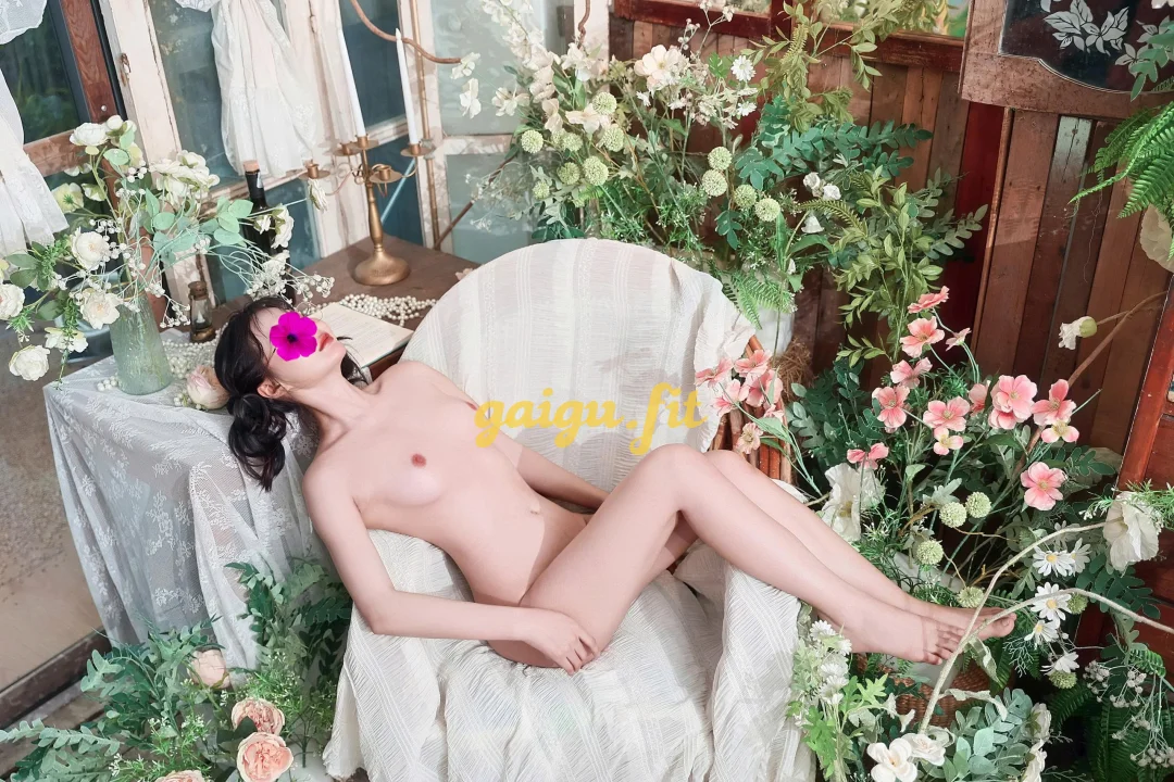 EM CHÍP _ MẶT XINH DỄ THƯƠNG _ BODDY MÌNH DÂY RẤT SEXY GỢI CẢM