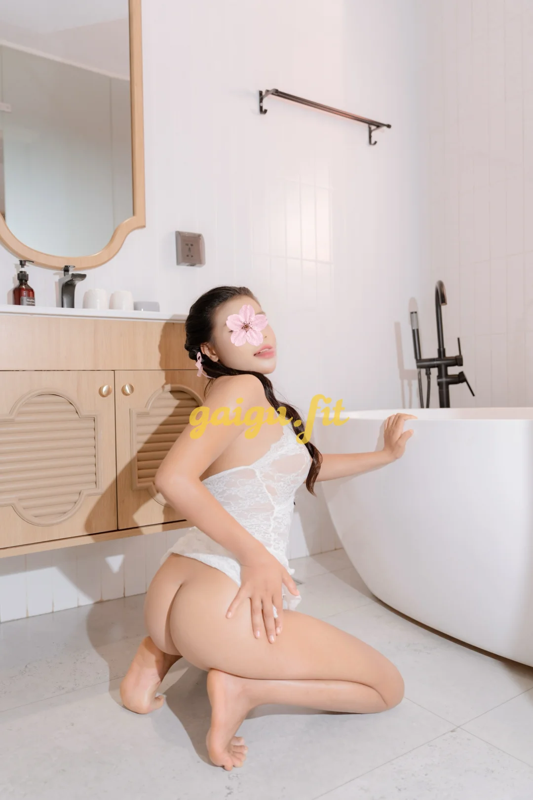 NEW BÉ VY AN - DUYÊN DÁNG SEXY NÓNG BỎNG CHIỀU KHÁCH