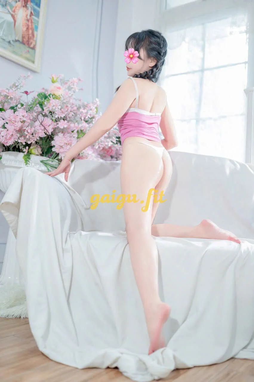TRANG BABY - NGOAN HIỀN CHIỀU KHÁCH - DÂM DÃNG CHIỀU KHÁCH - VÚ TO MÔNG CONG - BÍM KHÍT NÌN NỊT