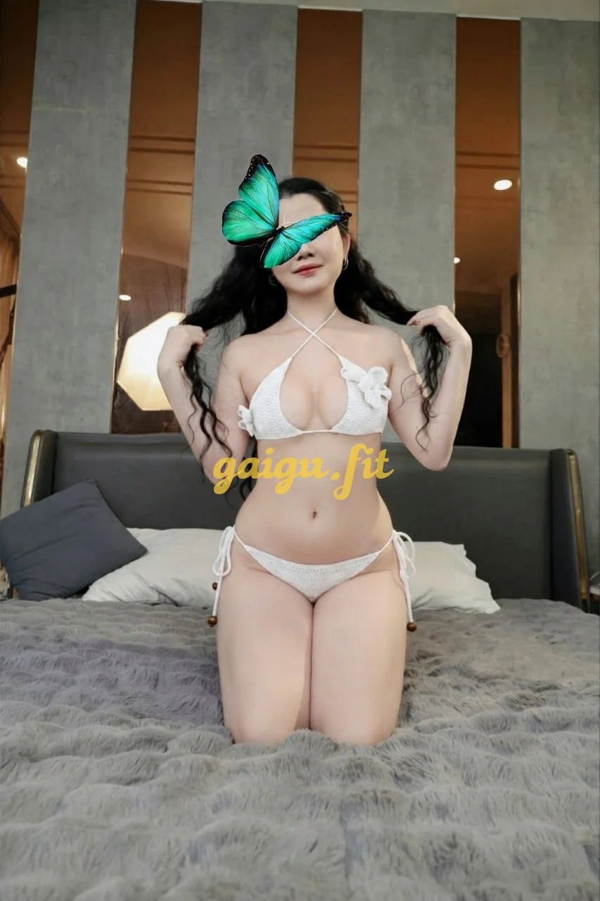 Gia Linh - Cô Nàng Dâm Đãng , Có Dịch Vụ Masage Trị Liệu