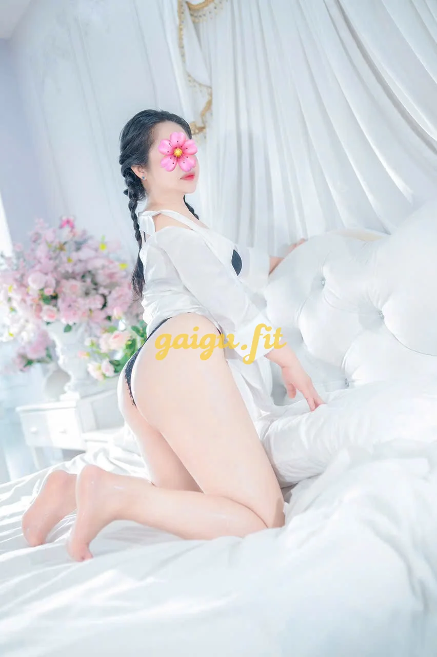 MAI LAN - EM HÀNG MỚI LÊN SÓNG - DÁNG NUỘT QUYẾN RŨ - NGOAN HIỀN CHIỀU KHÁCH - VÚ TO BƯỚM HỒNG HÀO