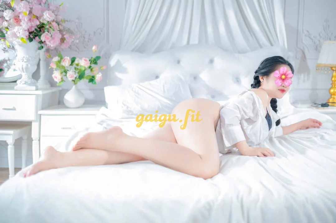 MAI LAN - EM HÀNG MỚI LÊN SÓNG - DÁNG NUỘT QUYẾN RŨ - NGOAN HIỀN CHIỀU KHÁCH - VÚ TO BƯỚM HỒNG HÀO