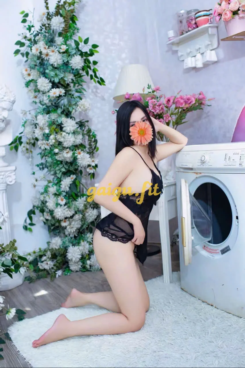 *HÀNG MỚI*TINA VÚ TO - DA TRẮNG XINH DÂM - TÌNH CẢM - NGỌT NGÀO - LÀM TÌNH PHÊ