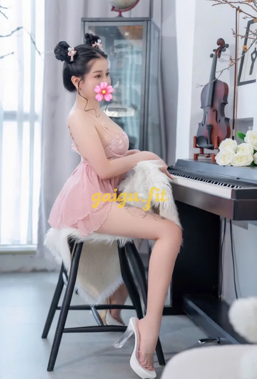 HOT GIRL❤️TRÚC LINH 2K4❤️HÀNG NGON-LỒN BÓT-BODY HẤP DẪN