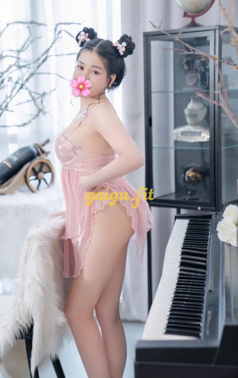 HOT GIRL❤️TRÚC LINH 2K4❤️HÀNG NGON-LỒN BÓT-BODY HẤP DẪN