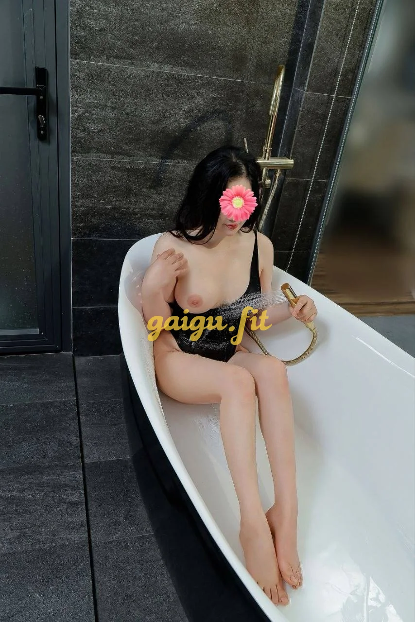 HOT THU THỦY BODY NGON CHẤT LƯỢNG, MASSAGE BÚ LIẾM SIÊU PHÊ