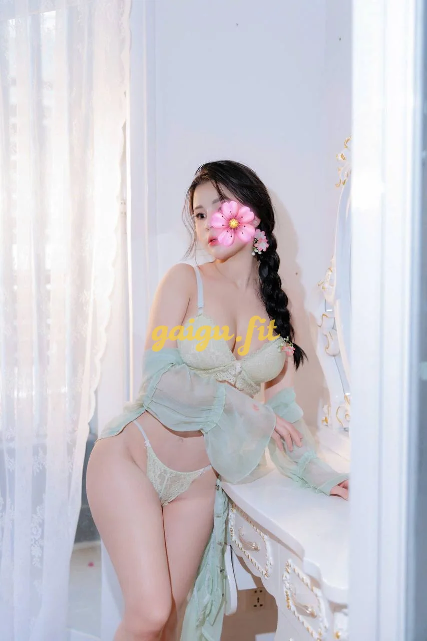 Gái xinh Thanh Thanh_ Gương mặt kute, body nóng bỏng