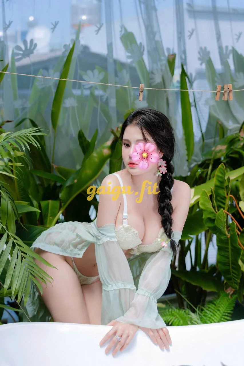 Gái xinh Thanh Thanh_ Gương mặt kute, body nóng bỏng