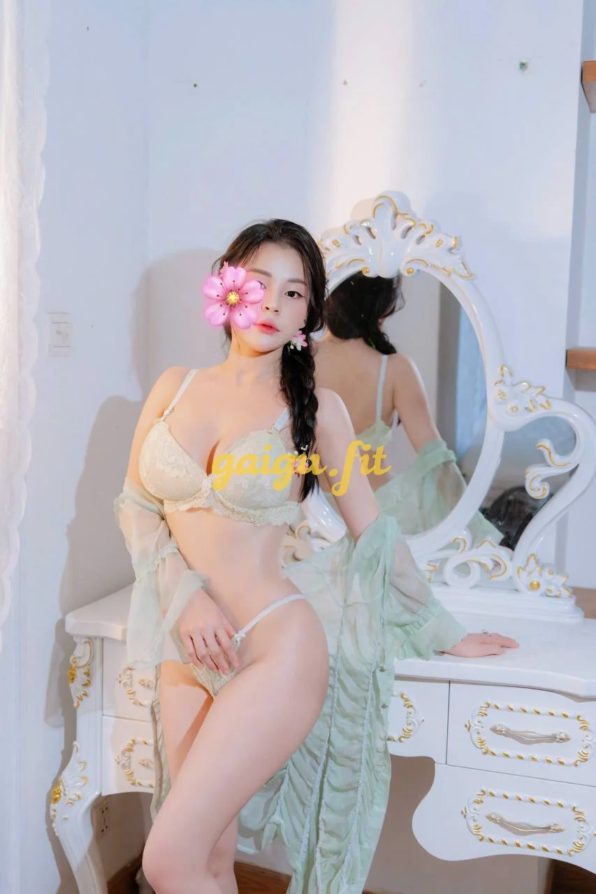 Gái xinh Thanh Thanh_ Gương mặt kute, body nóng bỏng