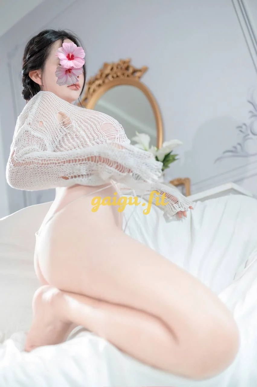 BÉ LINH LINH XINH XẮN ĐÁ BI BÚ LIẾM ĐI ĐƯỜNG LƯỠI ĐIÊU LUYỆN CỰC CHIỀU KHÁCH