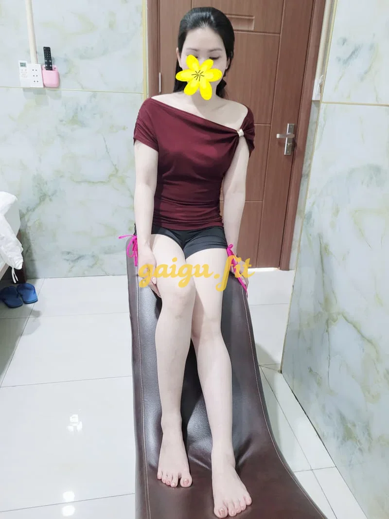 Thùy Trang da trắng dáng đẹp siêu dể thương.