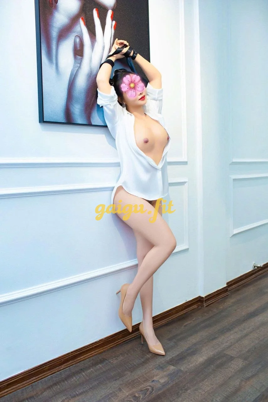 LINH AN - Sexy dâm nữ, chiều khách say sưa