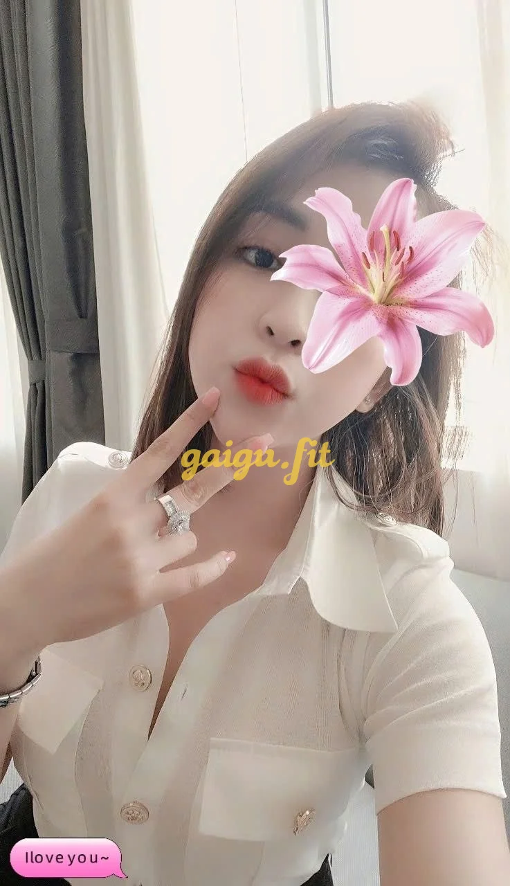 Út Miền Tây 1m62 xinh tươi vào đời.