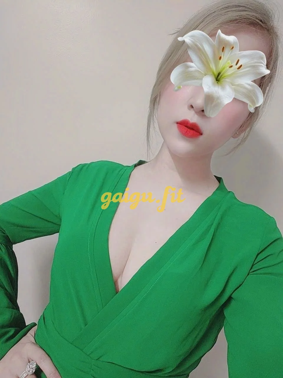 Út Miền Tây 1m62 xinh tươi vào đời.