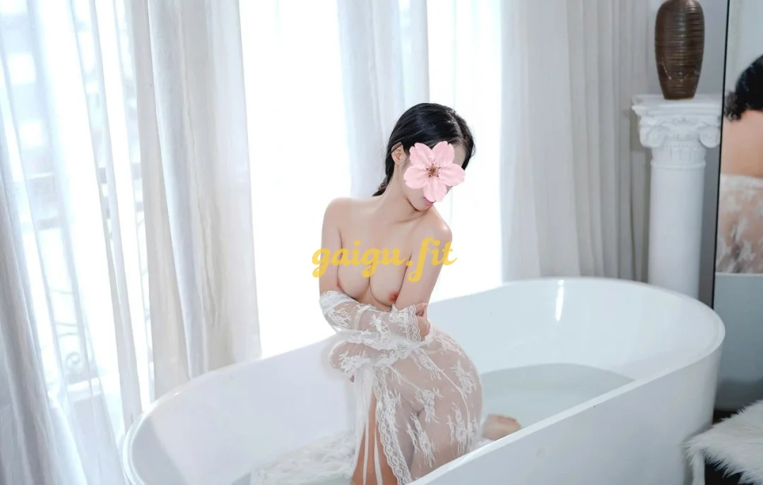 🫦VIP 🫦 Hải Như mặt xinh, dáng đẹp, bướm khít nhiều nước