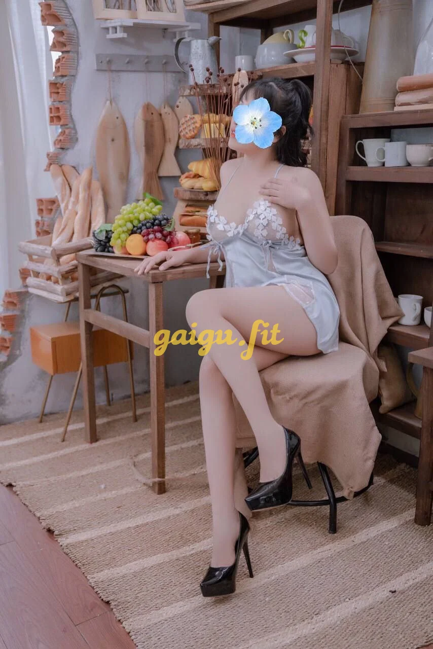 HỒNG TRANG EM GÁI CAO RÁO VÚ TO XINH XẮN VUI VẺ