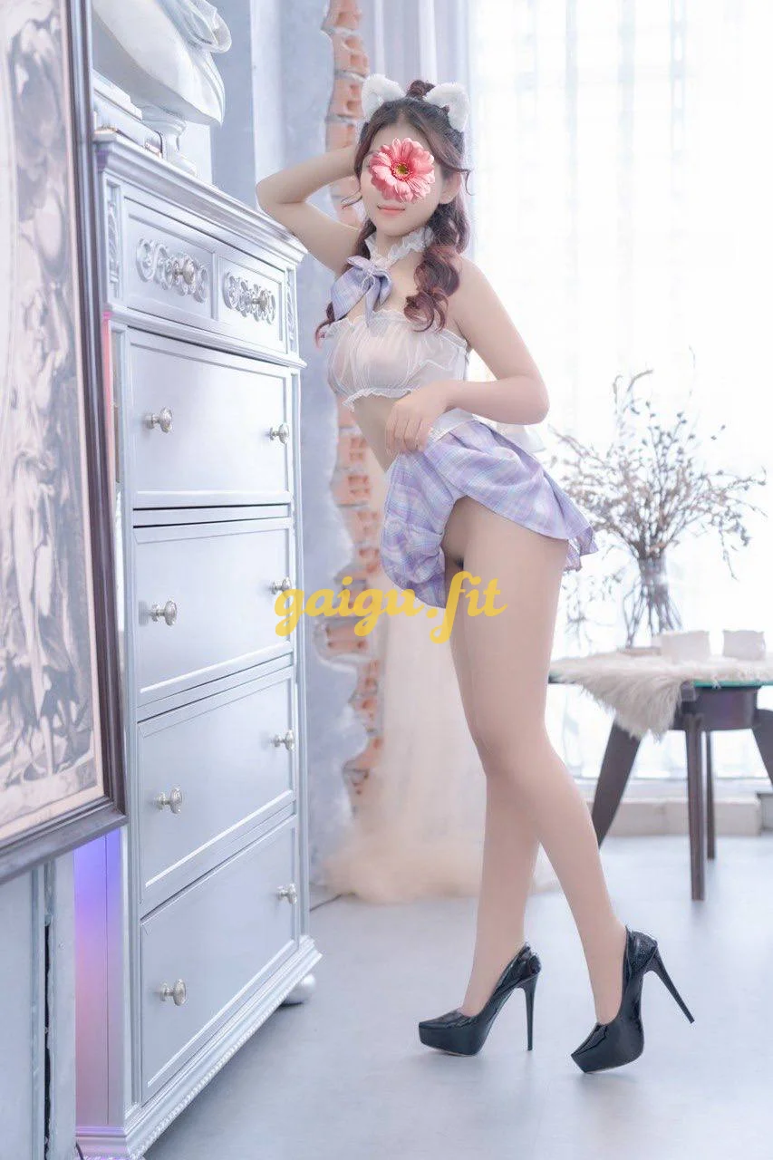GG.[⭐ VIP ]LY LY - Vẻ Đẹp Tinh Khôi 2K5, Da Trắng, Dáng Xinh - Đỉnh Cao Cảm Xúc!