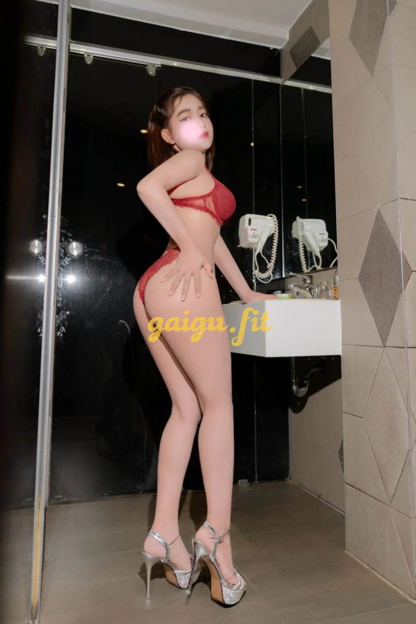 BÉ Mi 💋 SIÊU DÂM THÍCH ĐƯỢC ANH ĐÚT LÚT CÁN MÂN MÊ CON BƯỚM VÉT NGON NGỌT