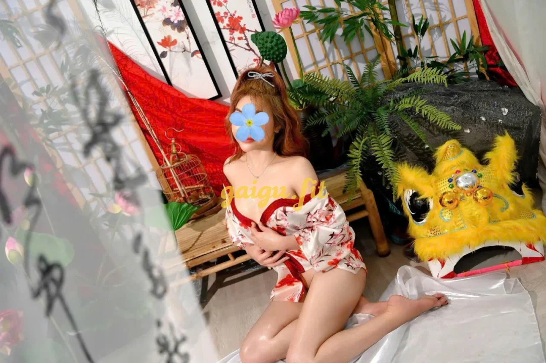 NANA - DÂM ĐÃNG - XINH GÁI - LÀM TÌNH CỰC PHÊ