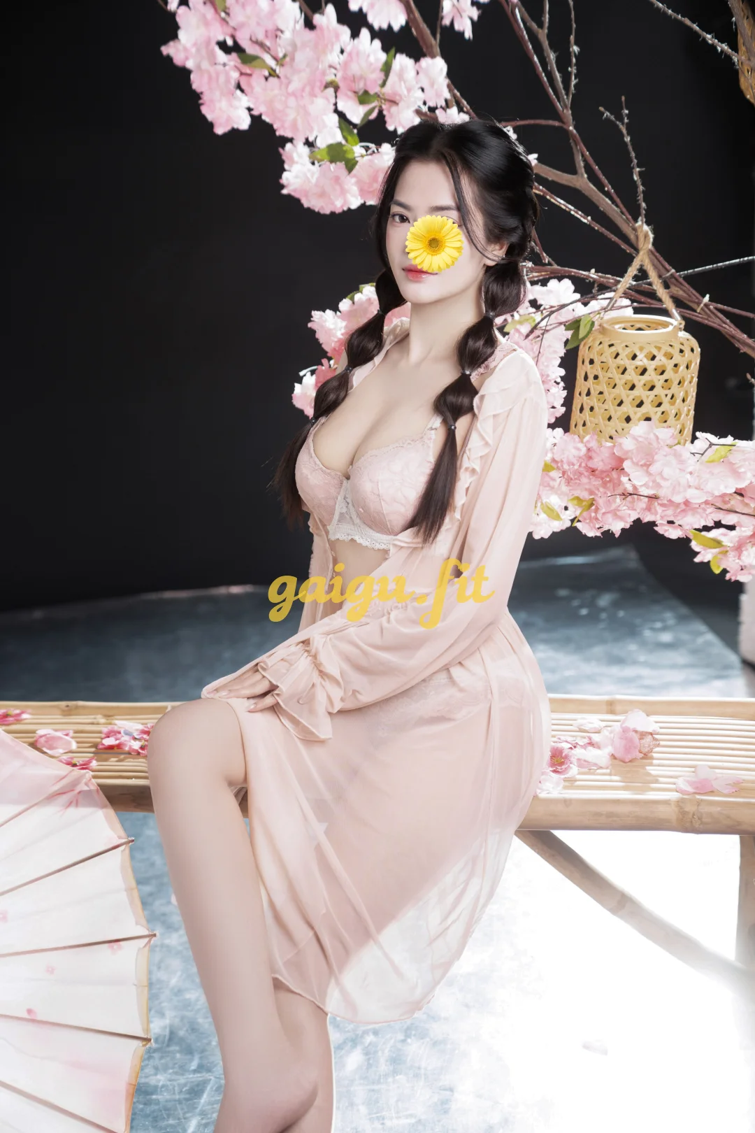 BÉ LUCKY DÁNG CHUẨN MỚI ĐI LÀM LẦN ĐẦU