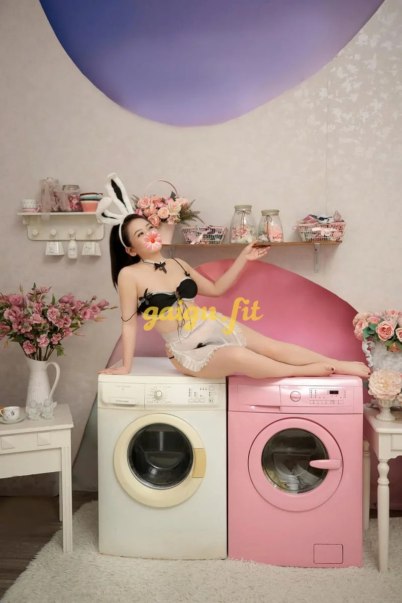 Tường Vy - Vú to , làm tình giỏi , chất lượng tốt chiều khách