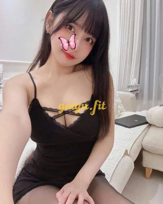 ÁI VY ♥️ MẶT XINH DÁNG MÌNH DÂY XUẤT THÂN MASSAGE