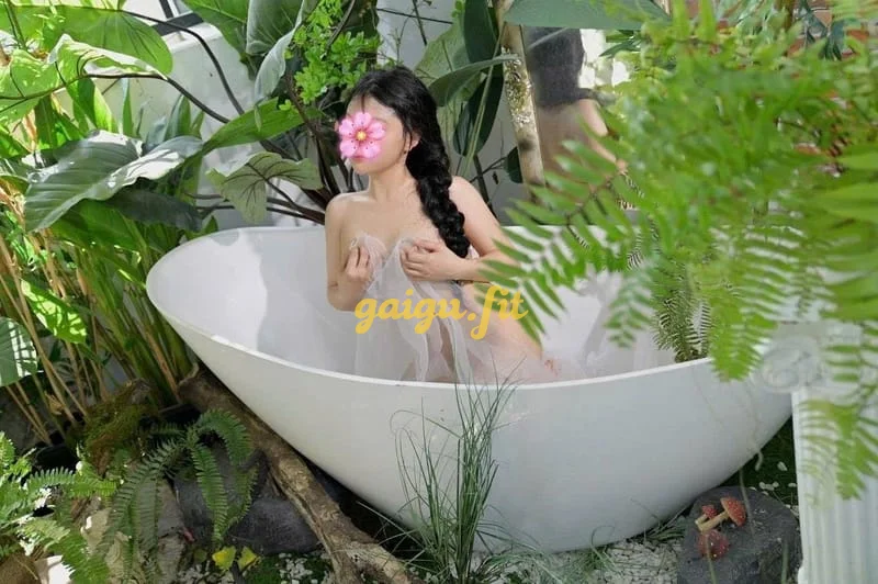 Phương Linh-Em Gái Xinh Xắn ngọt ngào Body gợi cảm
