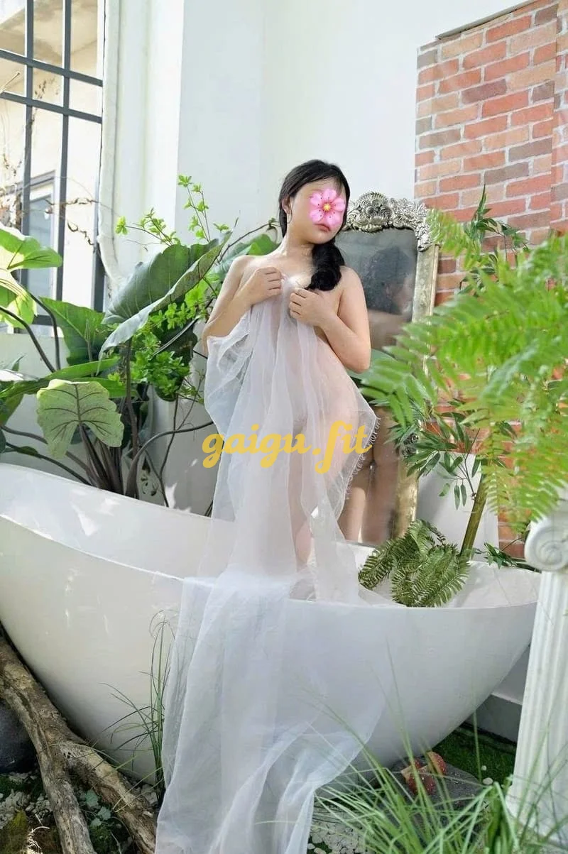 Phương Linh-Em Gái Xinh Xắn ngọt ngào Body gợi cảm