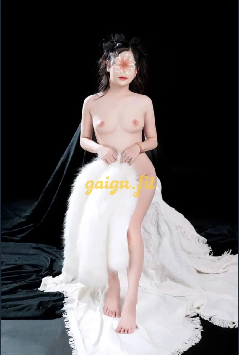 QUỲNH TÂY EM GÁI DÂM ĐÃNG FULL DỊCH VỤ LÀM TÌNH CHUYÊN NGHIỆP