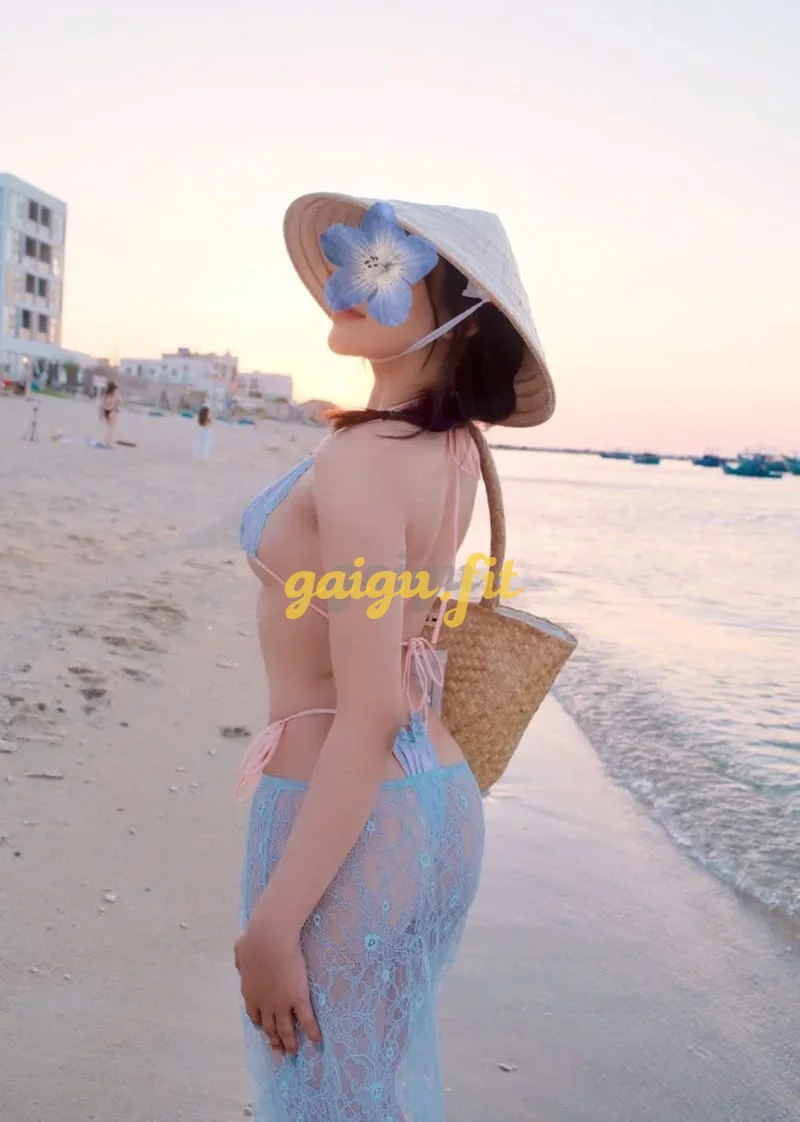 LINH ĐAN CÔ BÉ MỚI VÀO NGHỀ ĐI LÀM LẦN ĐẦU