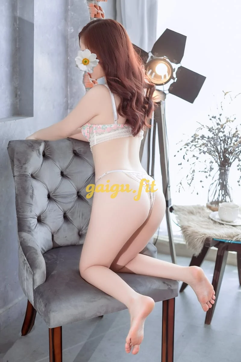 HOT LINH BABY 2K5_ĐÁNG YÊU NON TƠ DA TRẮNG LẦN ĐẦU ĐI LÀM RẤT NGON