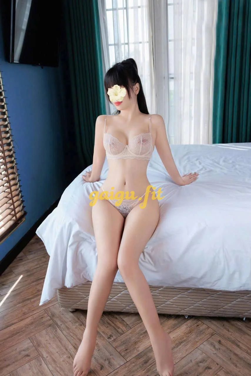 Minh Châu - Gái xinh, da trắng, làm tình hết mình