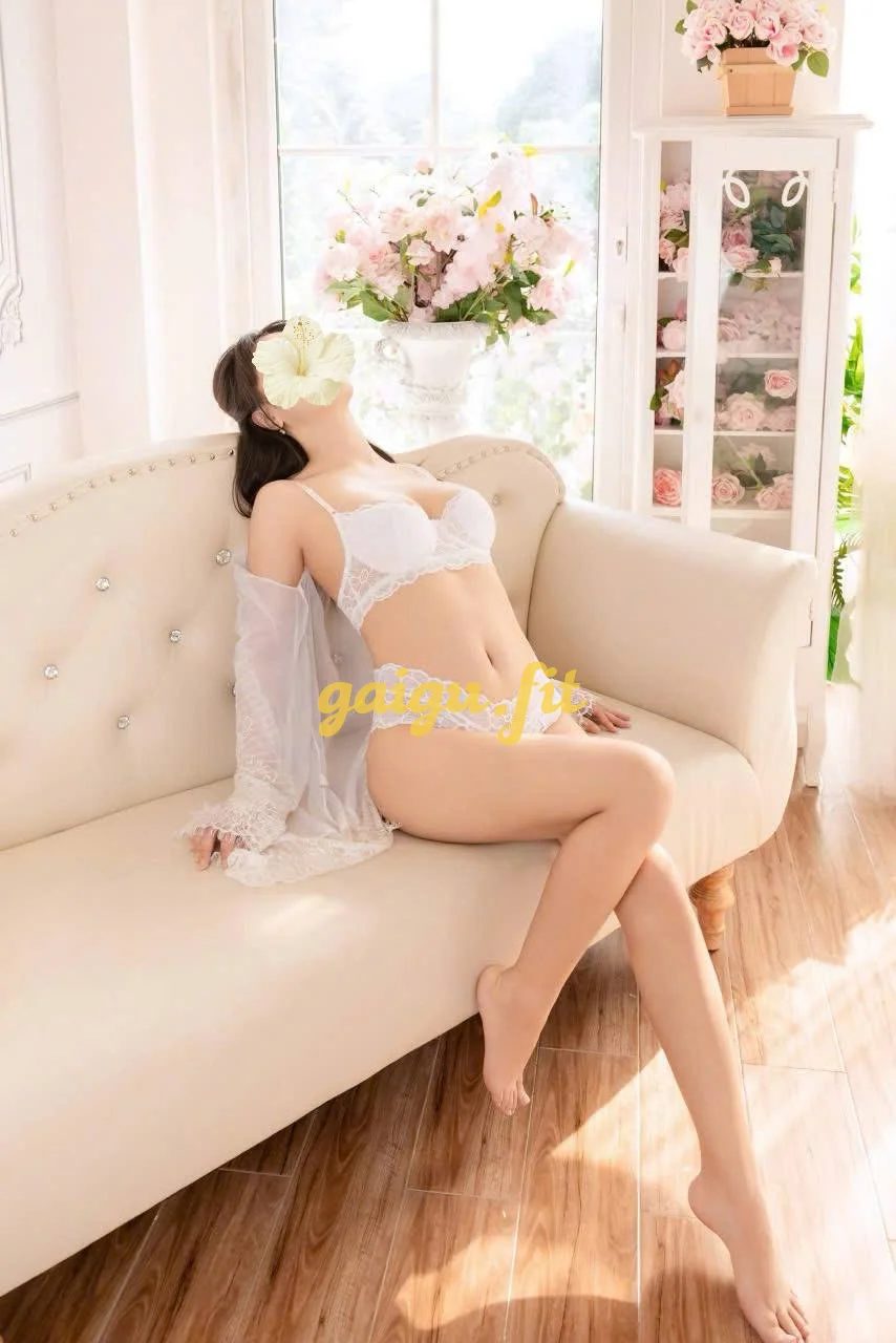 Minh Châu - Gái xinh, da trắng, làm tình hết mình
