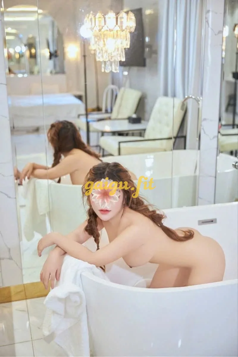 NGỌC MAI EM GÁI HOÀNG CẢNH KHÓ KHĂN MỚI ĐI LÀM LẦN ĐẦU
