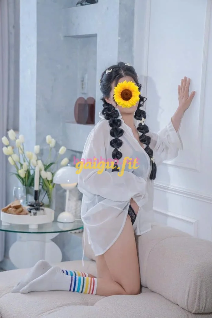 THU THẢO-VẺ ĐẸP NGÂY THƠ TRONG SÁNG TUỔI MỚI LỚN.
