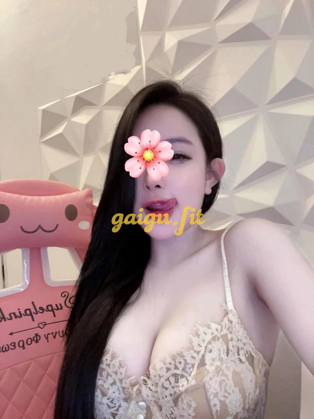 BÉ CAM SIÊU PHẦM DỄ THƯƠNG CÁ TÍNH LẦN ĐẦU ĐI LÀM