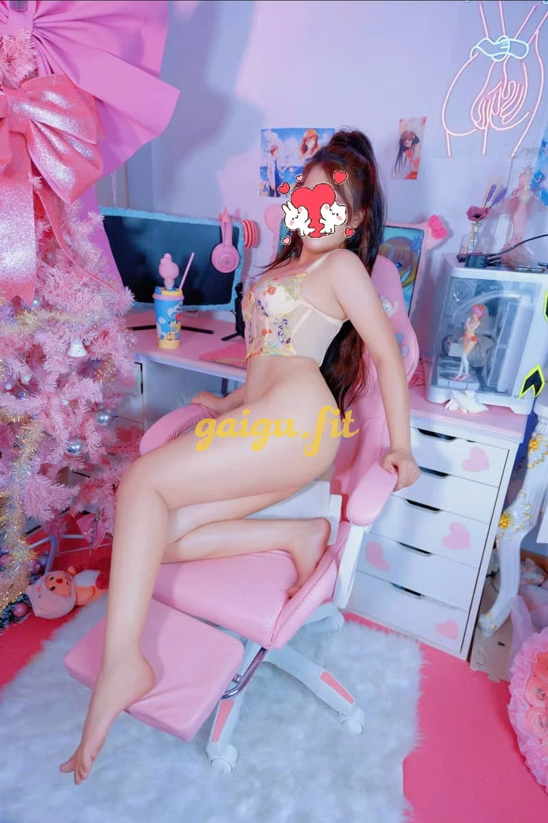 {} ❤️Thu Thuỷ❤️ Em gái 2k, da trắng, face cực xinh
