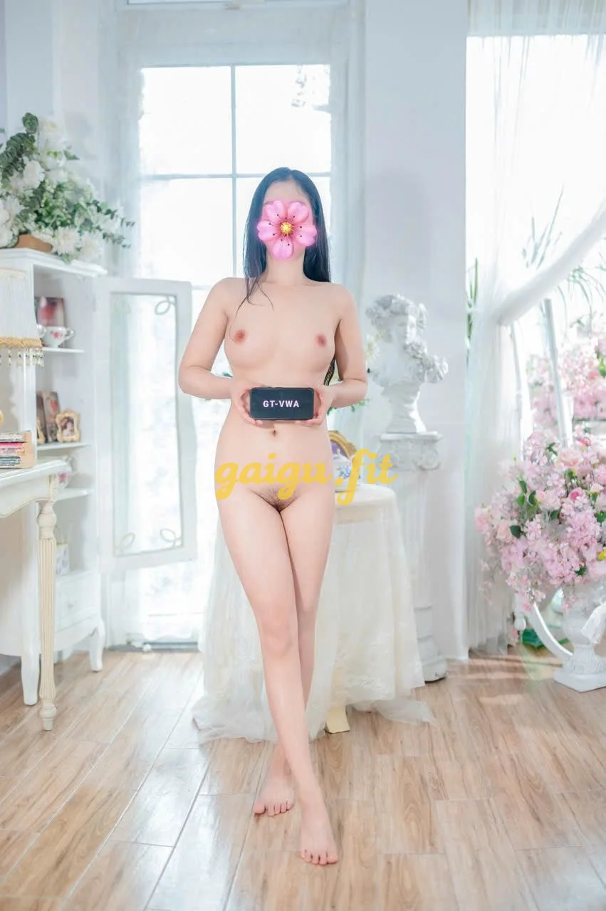 Kim Ngân_ Gái xinh chiều khách, body nóng bỏng gợi tình
