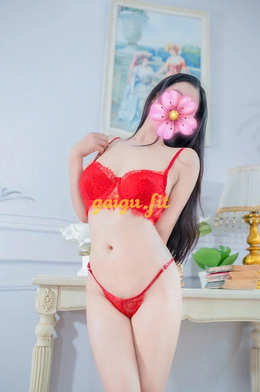 Kim Ngân_ Gái xinh chiều khách, body nóng bỏng gợi tình