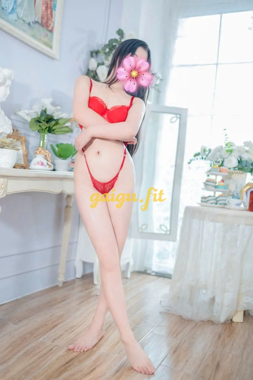 Kim Ngân_ Gái xinh chiều khách, body nóng bỏng gợi tình