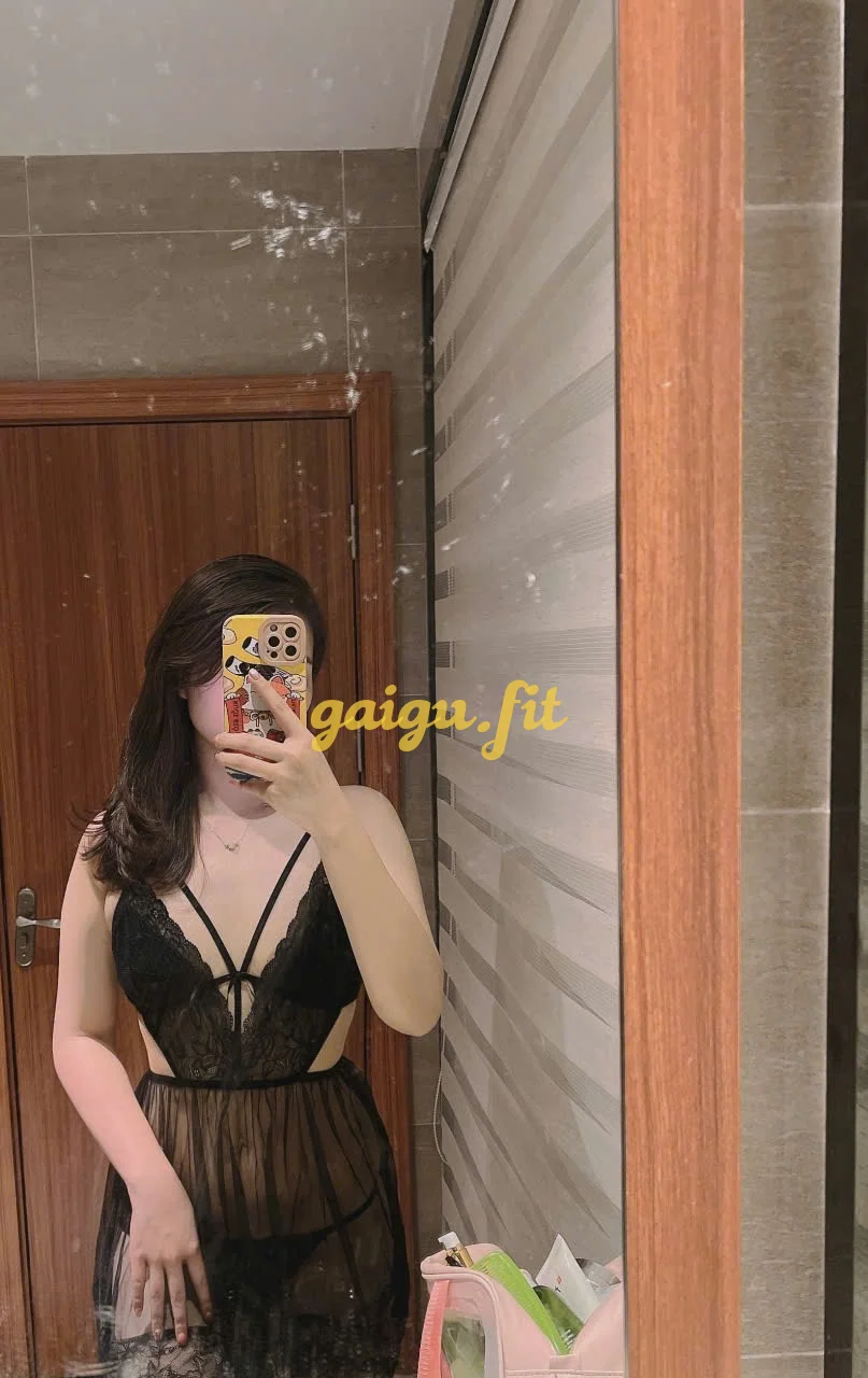 HÓT HA NA _ GIRL XINH MẶT CỰC DÂM RÊN LA ĐỦ TƯ THẾ