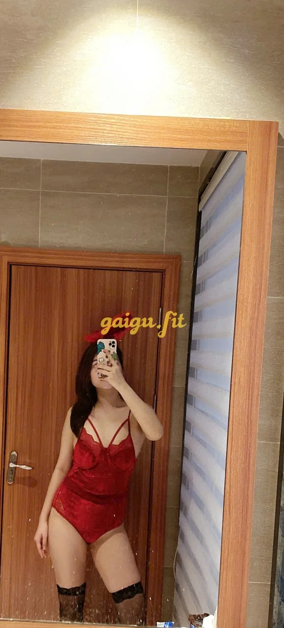 HÓT HA NA _ GIRL XINH MẶT CỰC DÂM RÊN LA ĐỦ TƯ THẾ