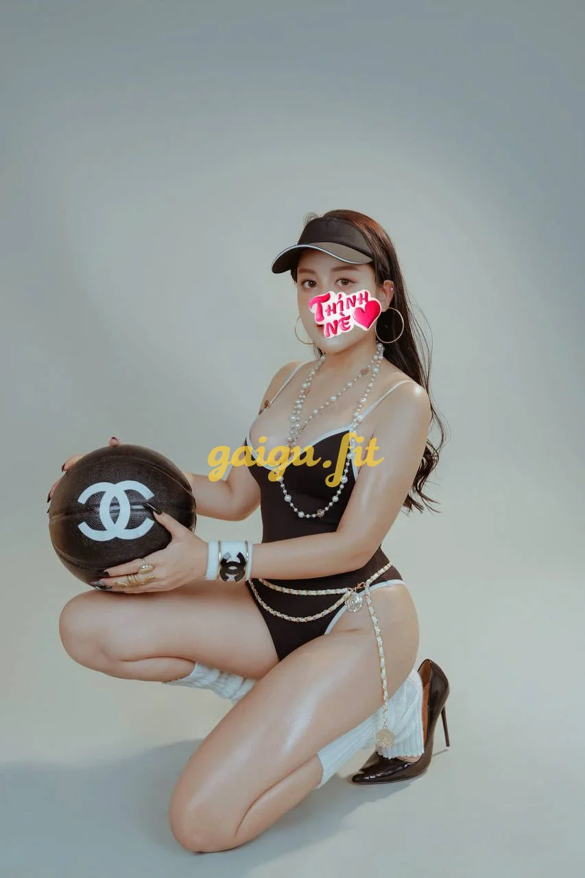 KHÁNH HUYỀN NGỰC TO BODY MƯỢT - NỒNG NÀN QUYẾN RŨ LÀM TÌNH CỰC PHÊ
