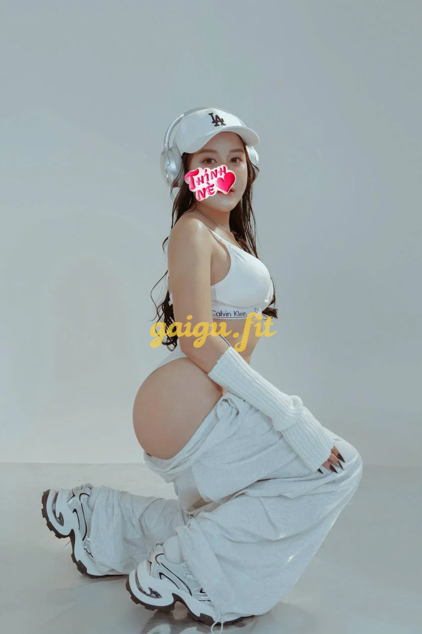 KHÁNH HUYỀN NGỰC TO BODY MƯỢT - NỒNG NÀN QUYẾN RŨ LÀM TÌNH CỰC PHÊ