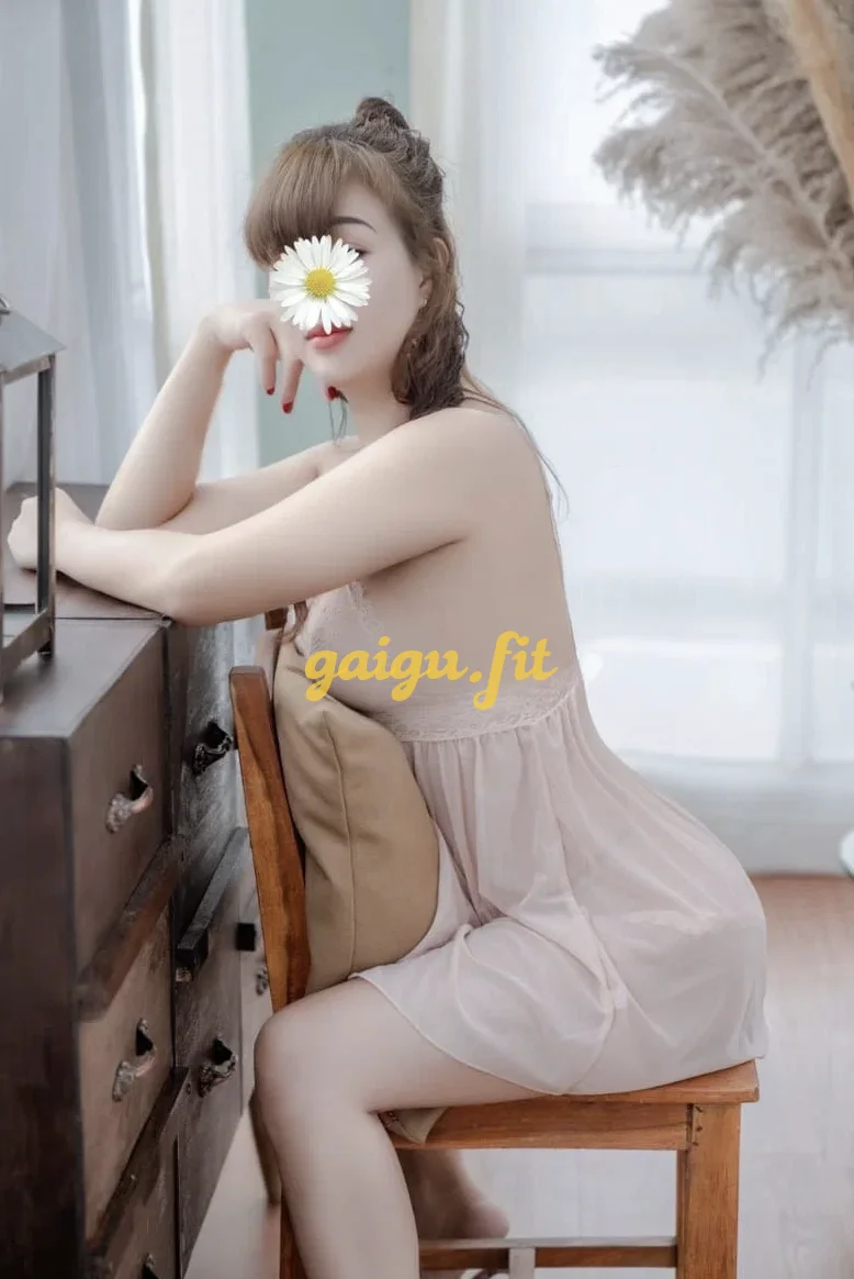 LAN PHƯƠNG - Vòng 1 siêu to mông cong bím khít - SEXY