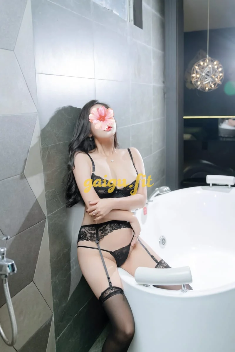 CÚN TÂY _ GÁI XINH DA TRẮNG MÌNH DÂY,NGOAN HIỀN TÌNH CẢM